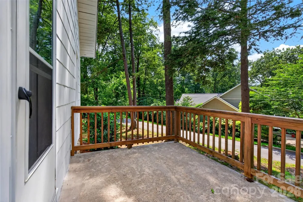 7 Bowers Road Black Mountain, NC 28711
