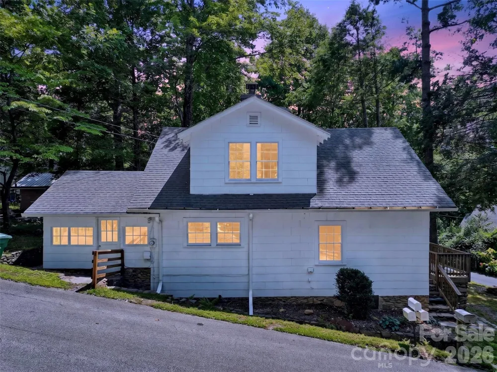 7 Bowers Road Black Mountain, NC 28711