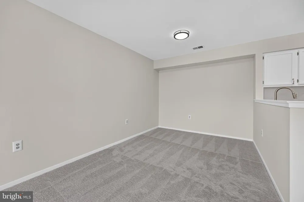 7710 LEXTON PLACE #B Springfield, VA 22152