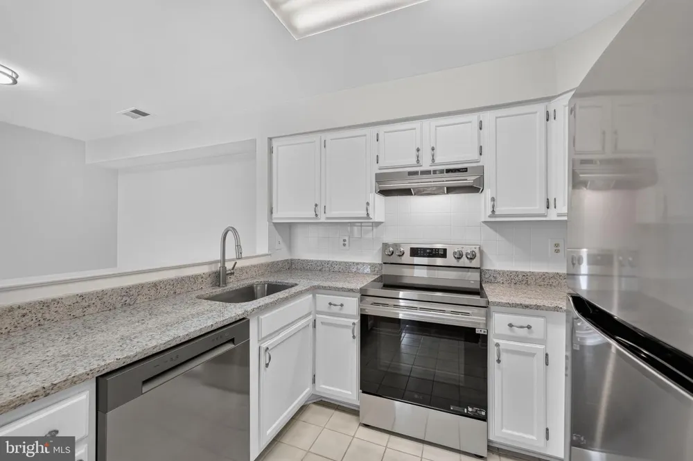 7710 LEXTON PLACE #B Springfield, VA 22152