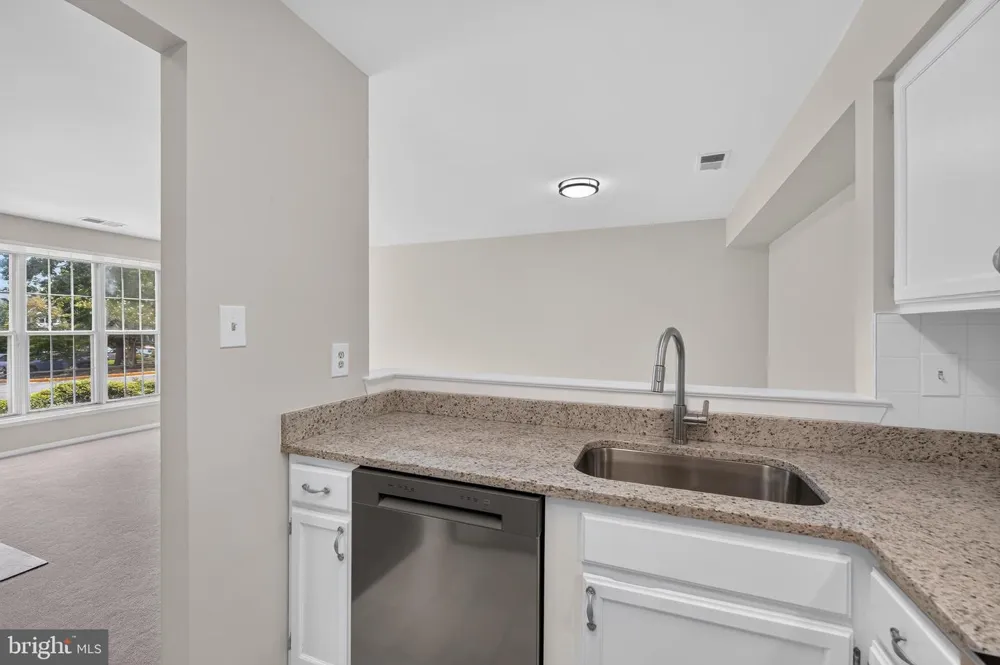 7710 LEXTON PLACE #B Springfield, VA 22152