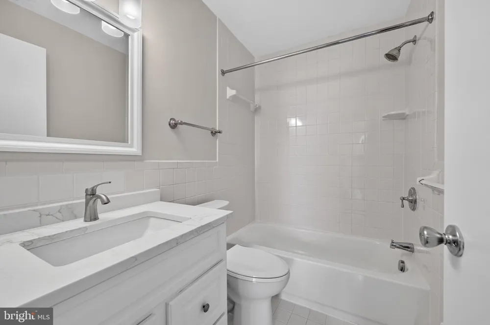 7710 LEXTON PLACE #B Springfield, VA 22152