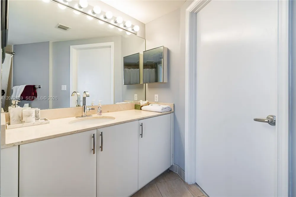 1750 Bayshore Dr #2301 Miami, FL 33132