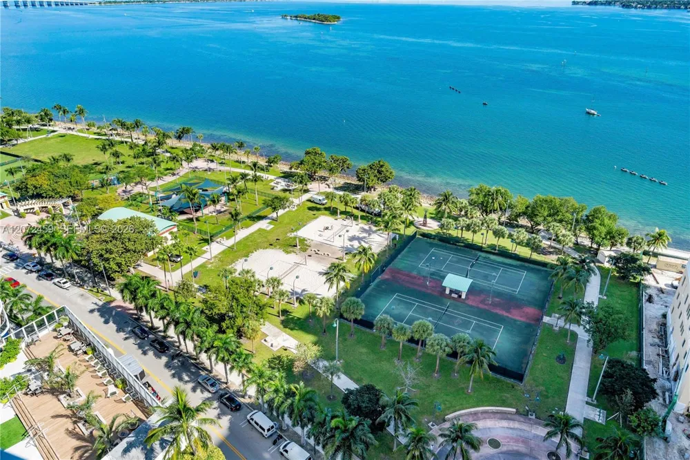 1750 Bayshore Dr #2301 Miami, FL 33132