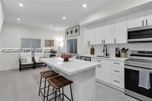 1786 SW 9th St #1 Miami, FL 33135