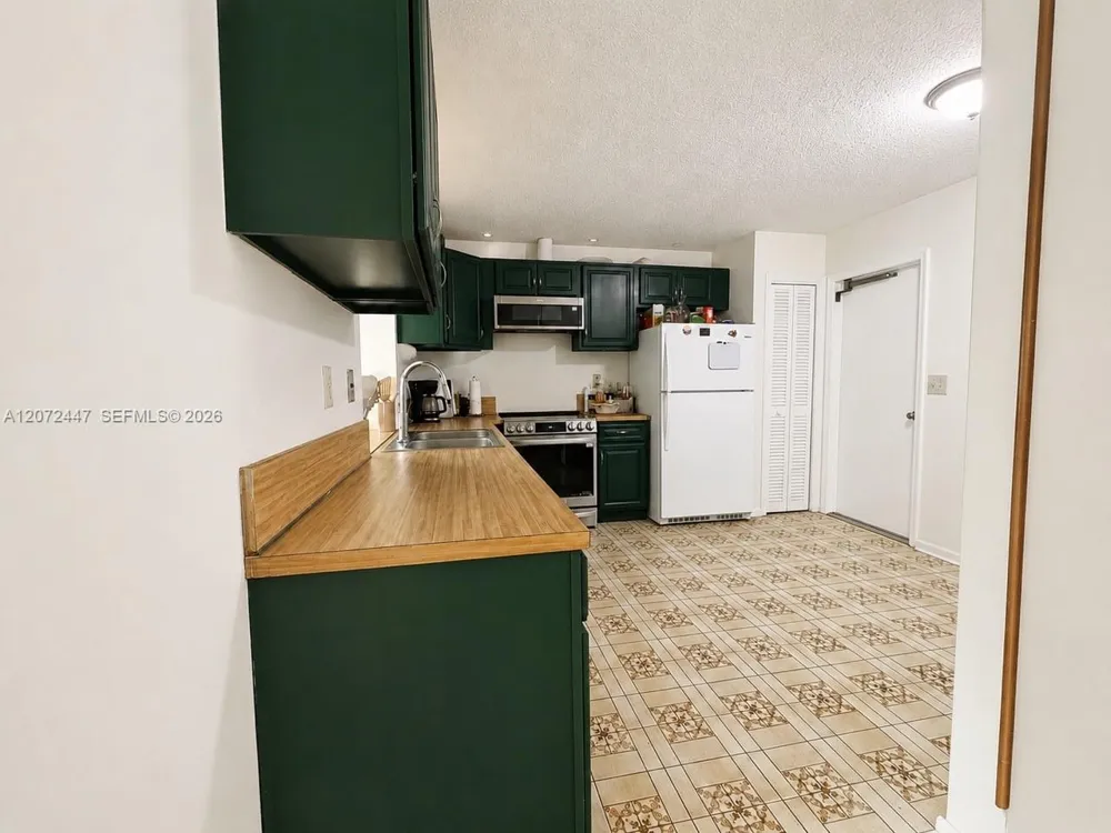 2001 SW 87th Ave North Lauderdale, FL 33068
