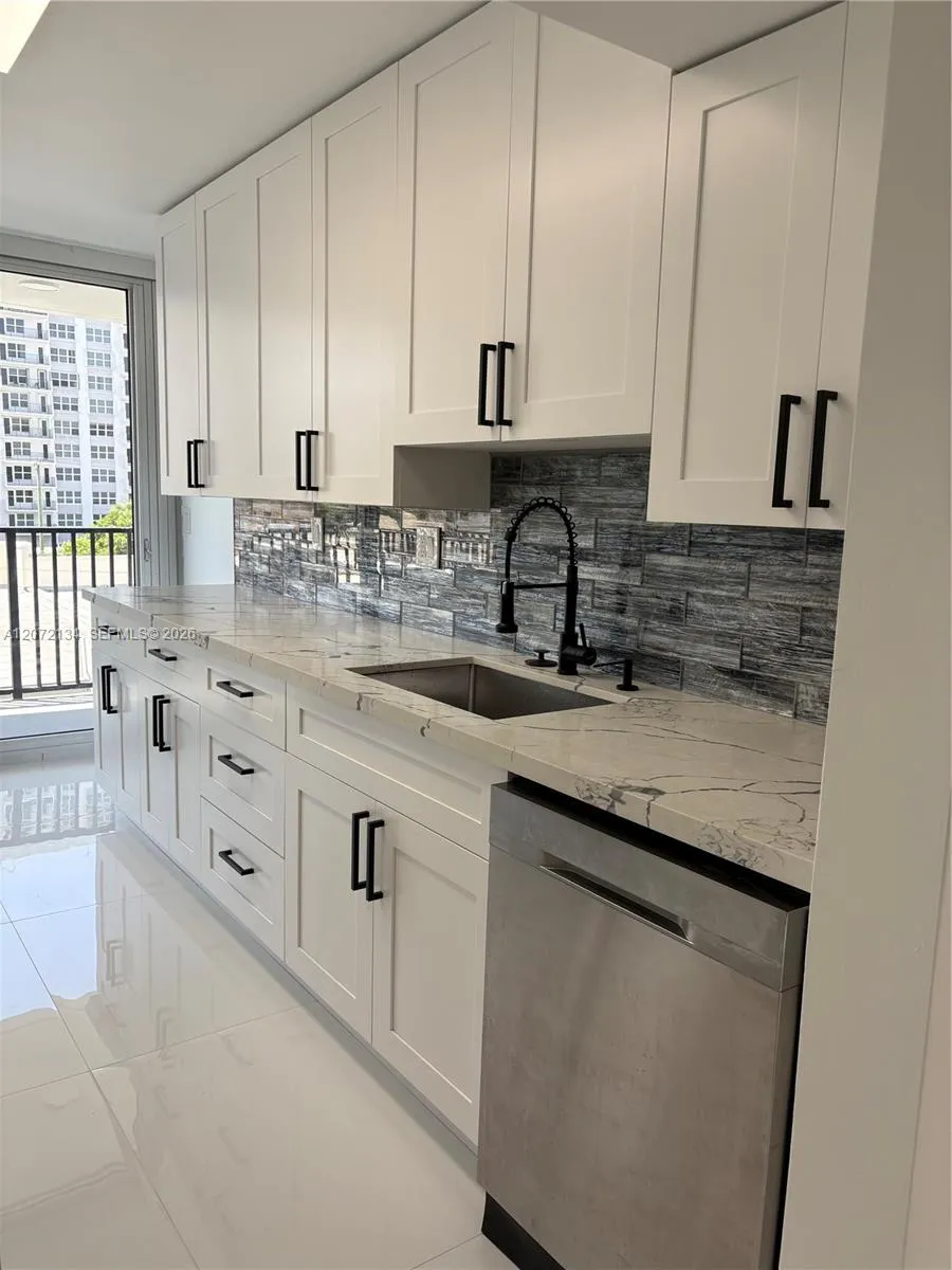 525 Ocean Blvd #515 Pompano Beach, FL 33062