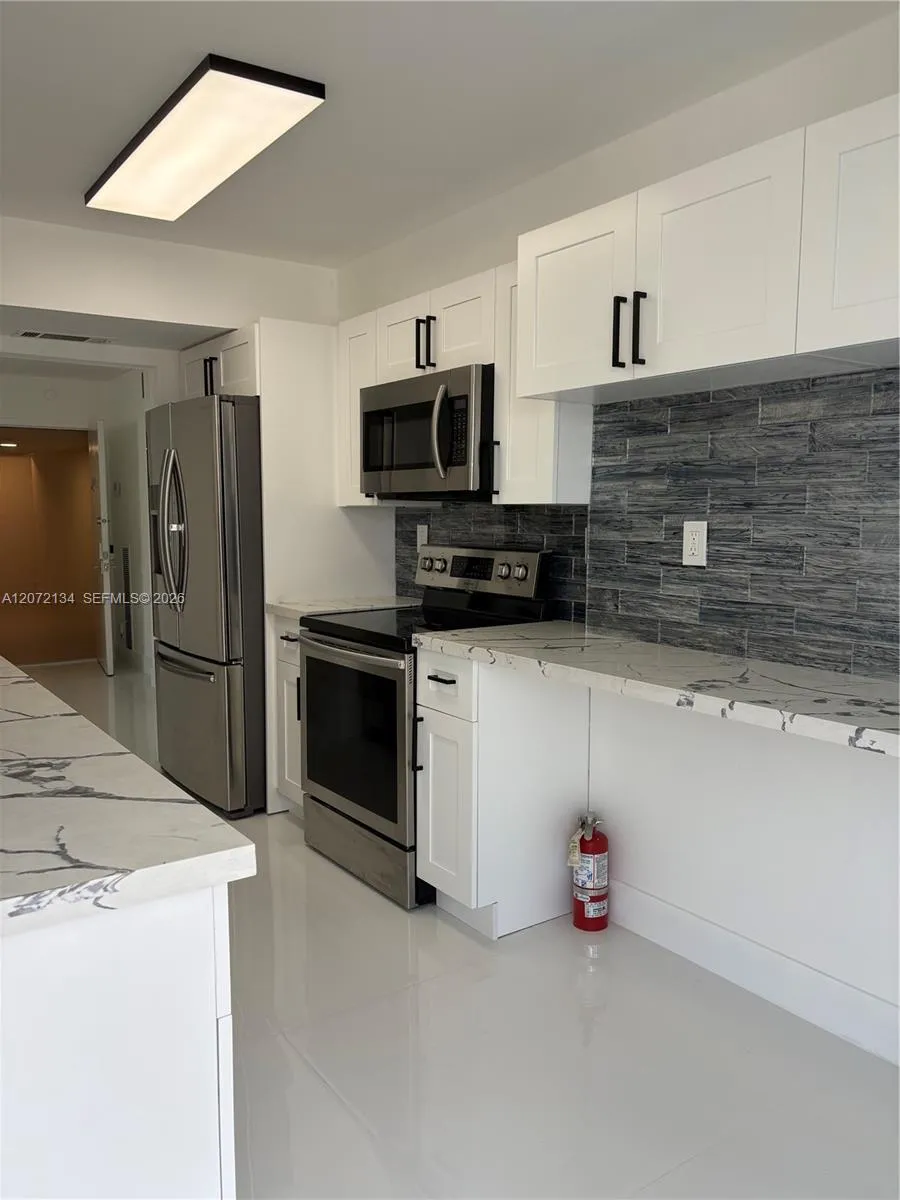 525 Ocean Blvd #515 Pompano Beach, FL 33062