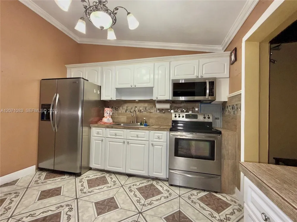 12550 NW 1st Ave North Miami, FL 33168