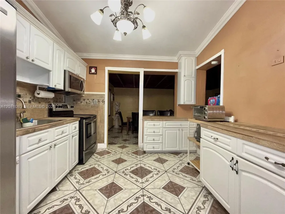 12550 NW 1st Ave North Miami, FL 33168