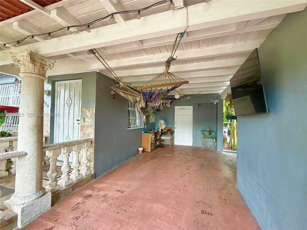 12550 NW 1st Ave North Miami, FL 33168