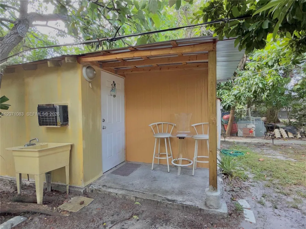 12550 NW 1st Ave North Miami, FL 33168