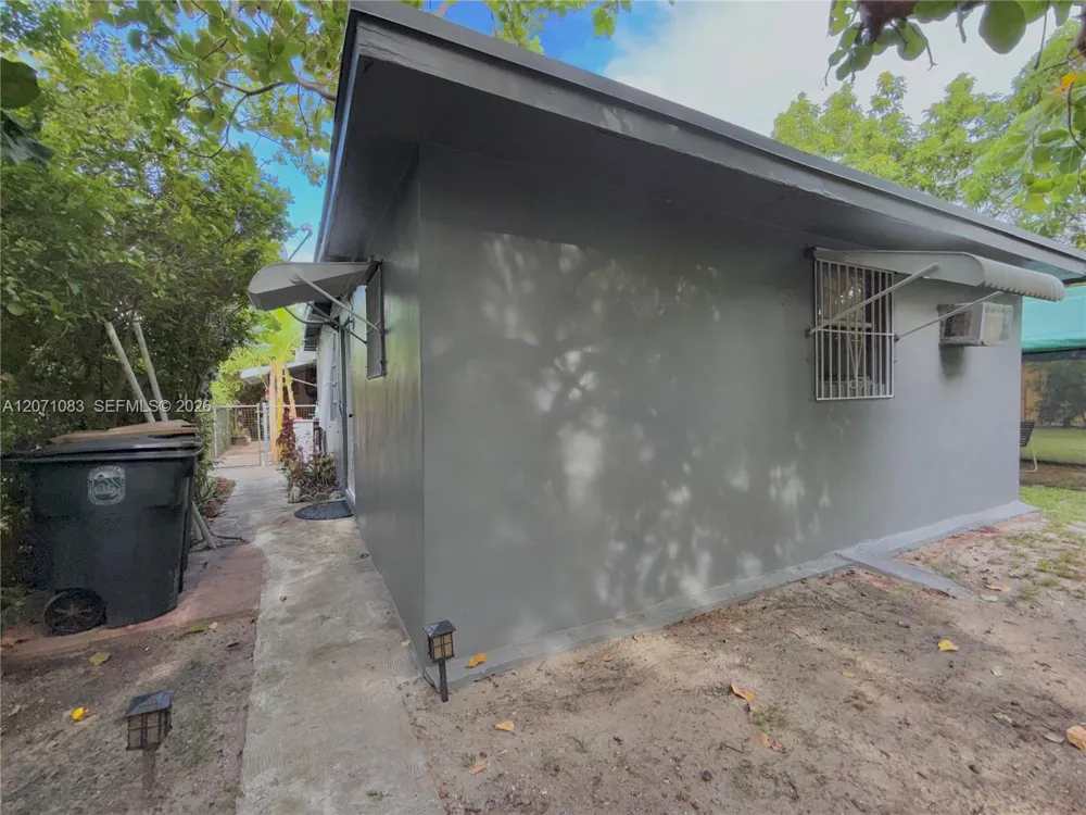 12550 NW 1st Ave North Miami, FL 33168