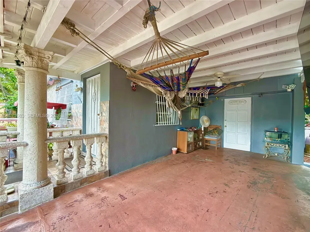 12550 NW 1st Ave North Miami, FL 33168