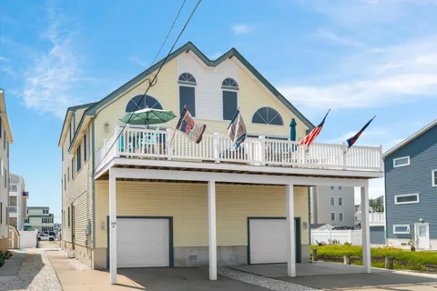 310 E 39th Street