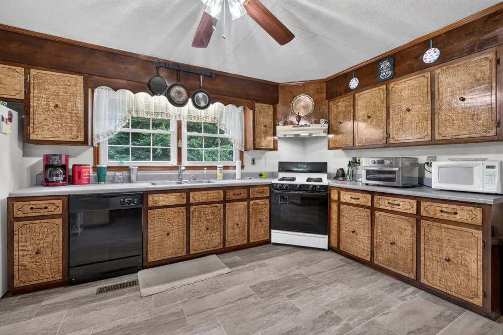 582 Spencer Dr Spencer, TN 38585