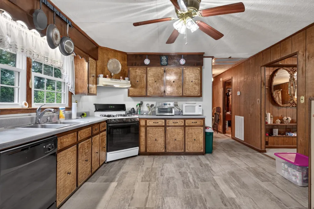 582 Spencer Dr Spencer, TN 38585