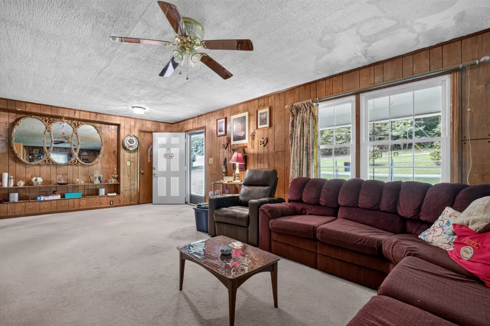 582 Spencer Dr Spencer, TN 38585