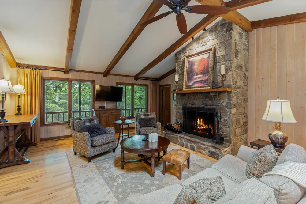 99 Balsam Lane Highlands, NC 28741