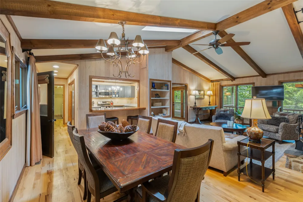 99 Balsam Lane Highlands, NC 28741