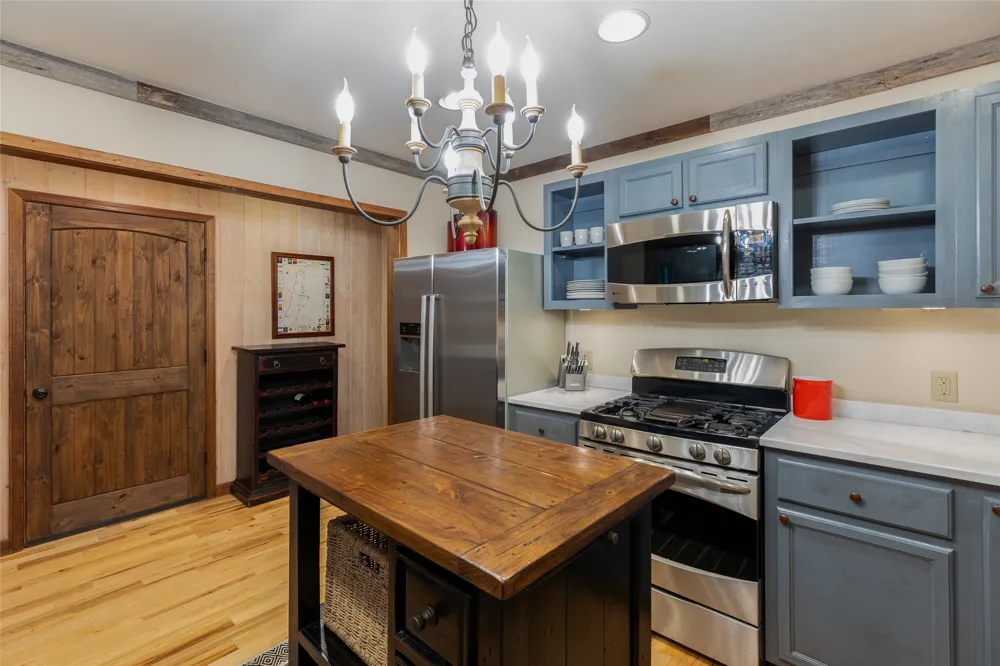 99 Balsam Lane Highlands, NC 28741