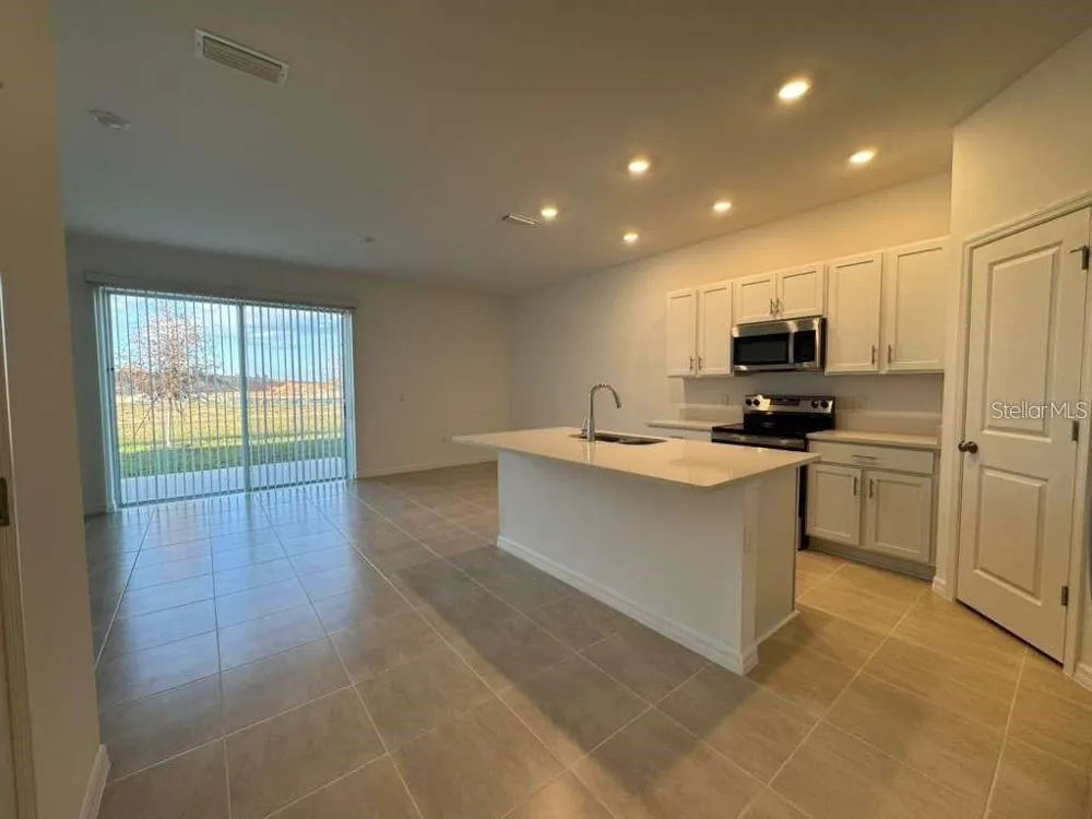 7629 WATERSCAPE DRIVE Groveland, FL 34736