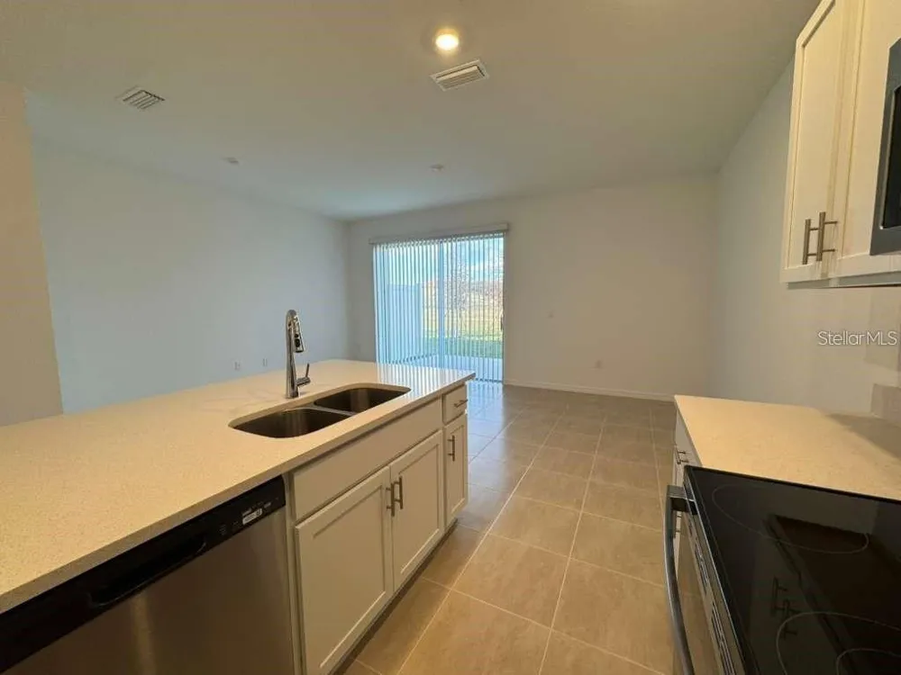 7629 WATERSCAPE DRIVE Groveland, FL 34736