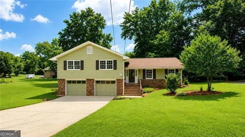 703 Foxcroft TRL SE