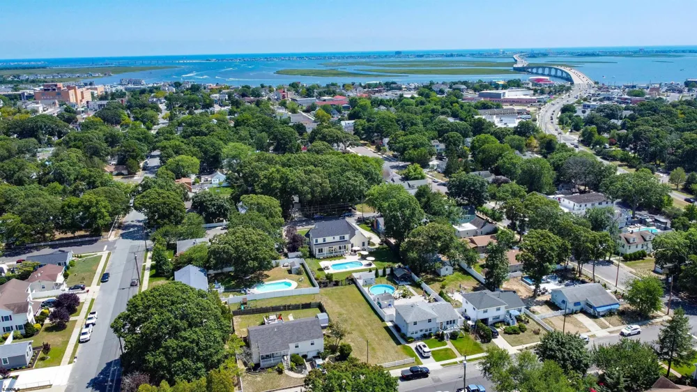 745 5th Street Somers Point, NJ 08244
