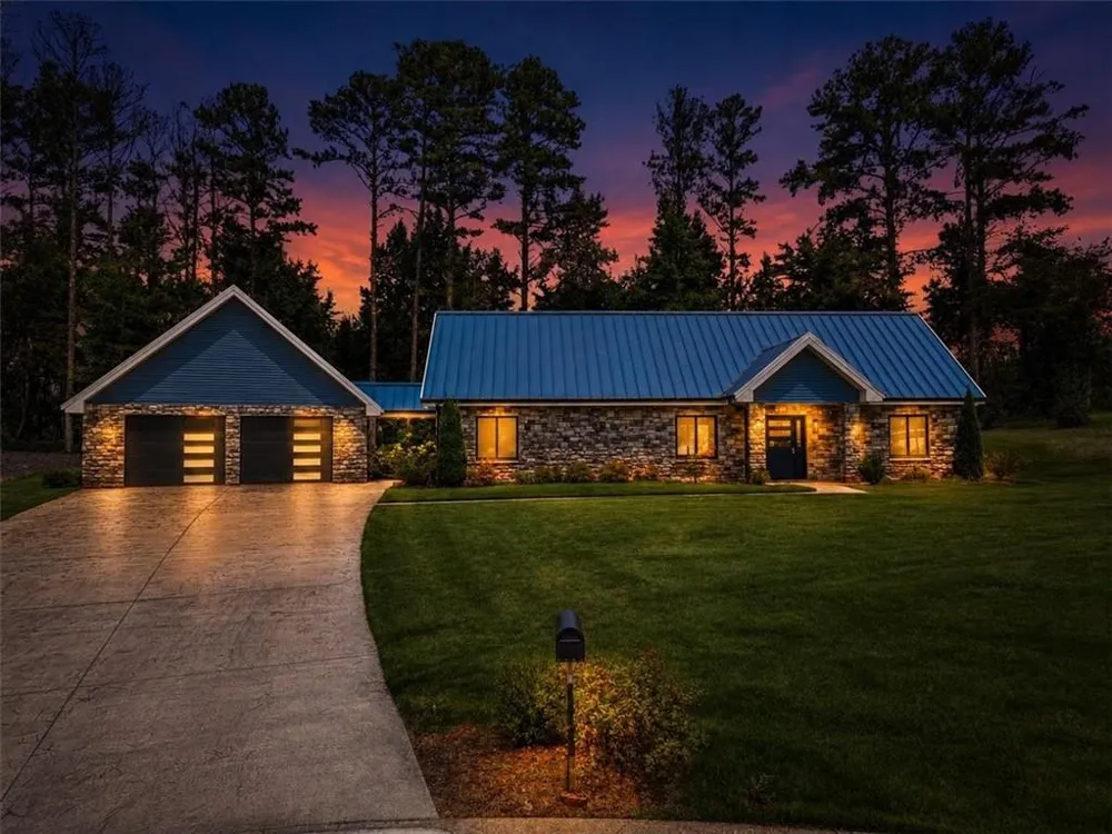 40 Red Oak Circle Buchanan, GA 30113