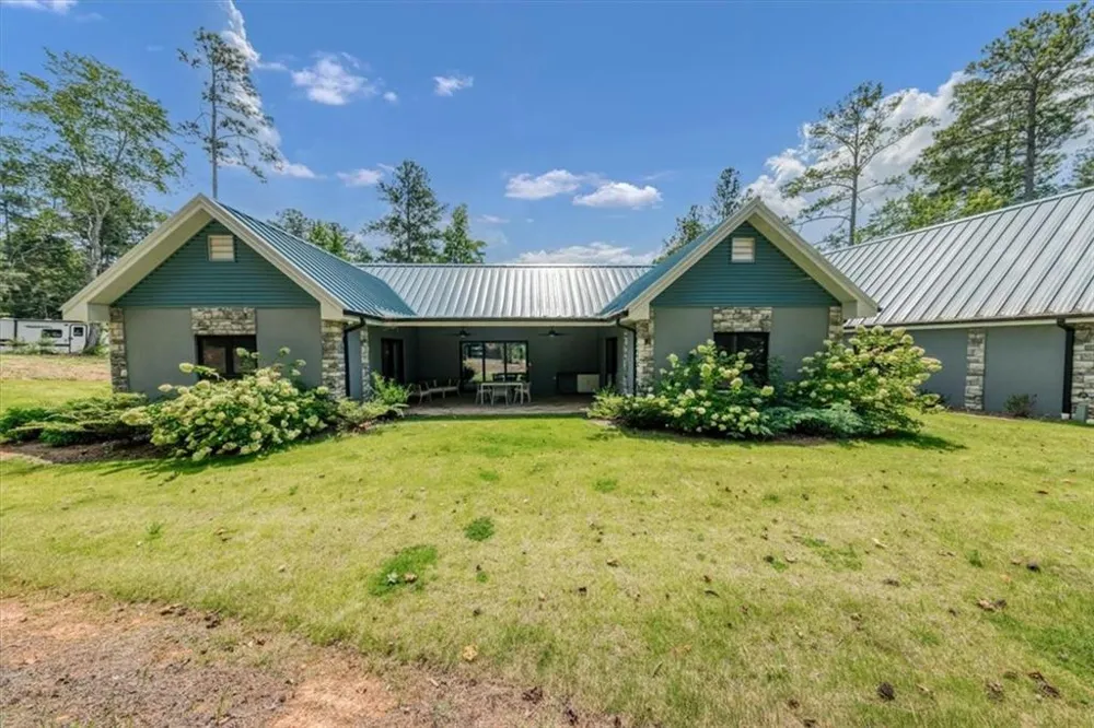 40 Red Oak Circle Buchanan, GA 30113