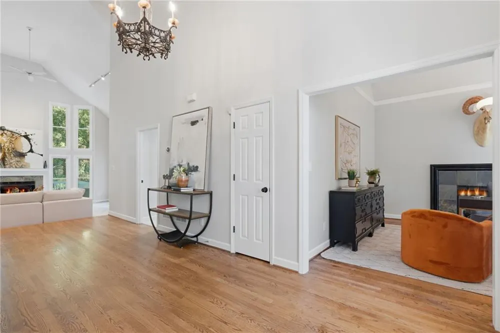 2040 Shallowford Park Manor Roswell, GA 30075