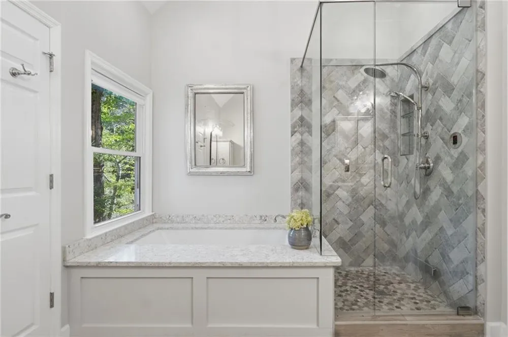 2040 Shallowford Park Manor Roswell, GA 30075