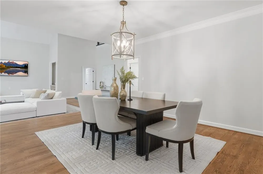 2040 Shallowford Park Manor Roswell, GA 30075