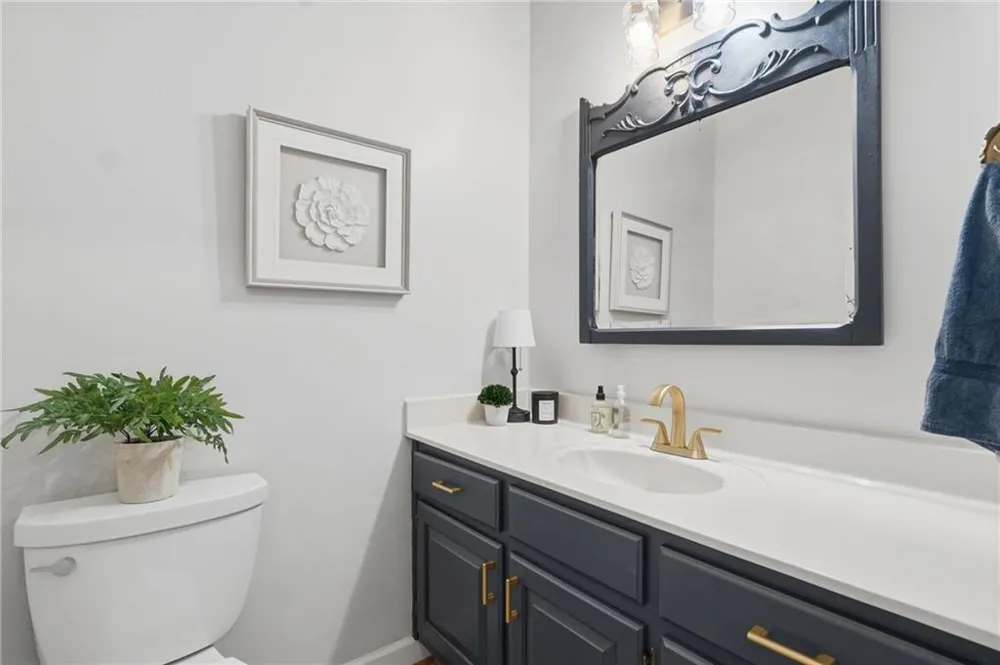 2040 Shallowford Park Manor Roswell, GA 30075