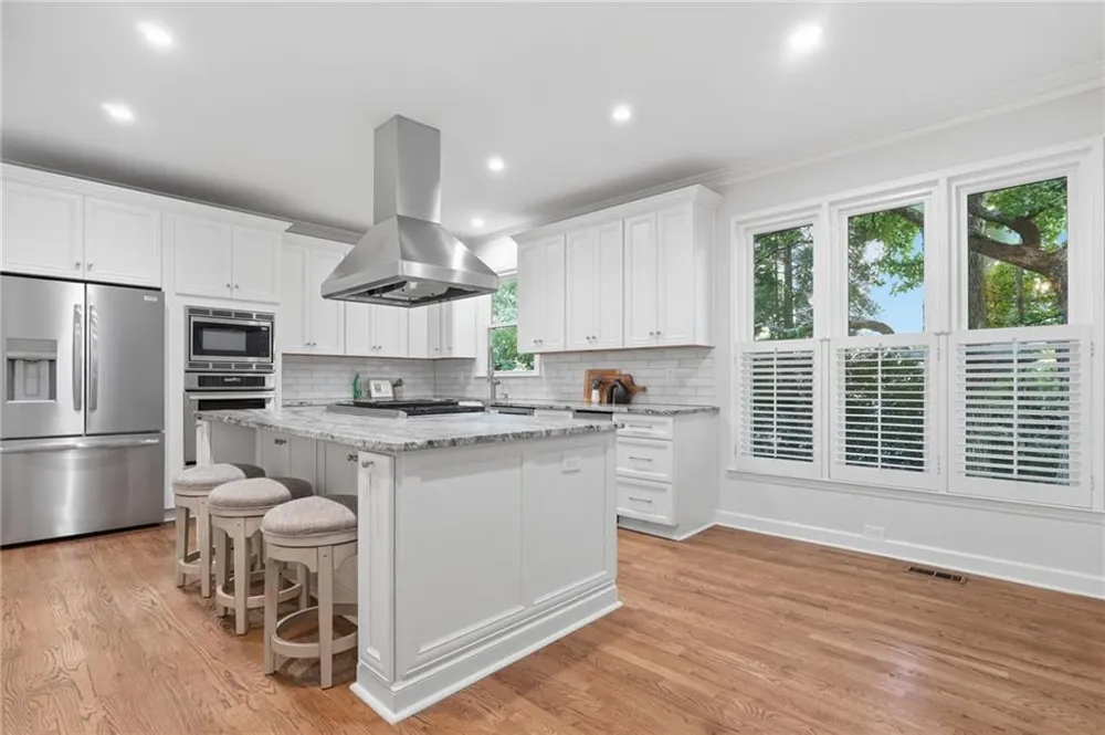 2040 Shallowford Park Manor Roswell, GA 30075