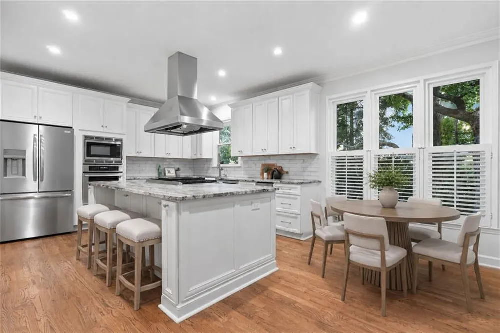 2040 Shallowford Park Manor Roswell, GA 30075