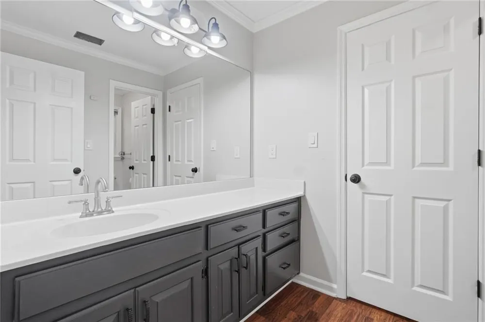 2040 Shallowford Park Manor Roswell, GA 30075
