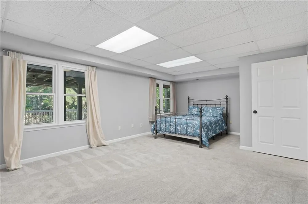 2040 Shallowford Park Manor Roswell, GA 30075
