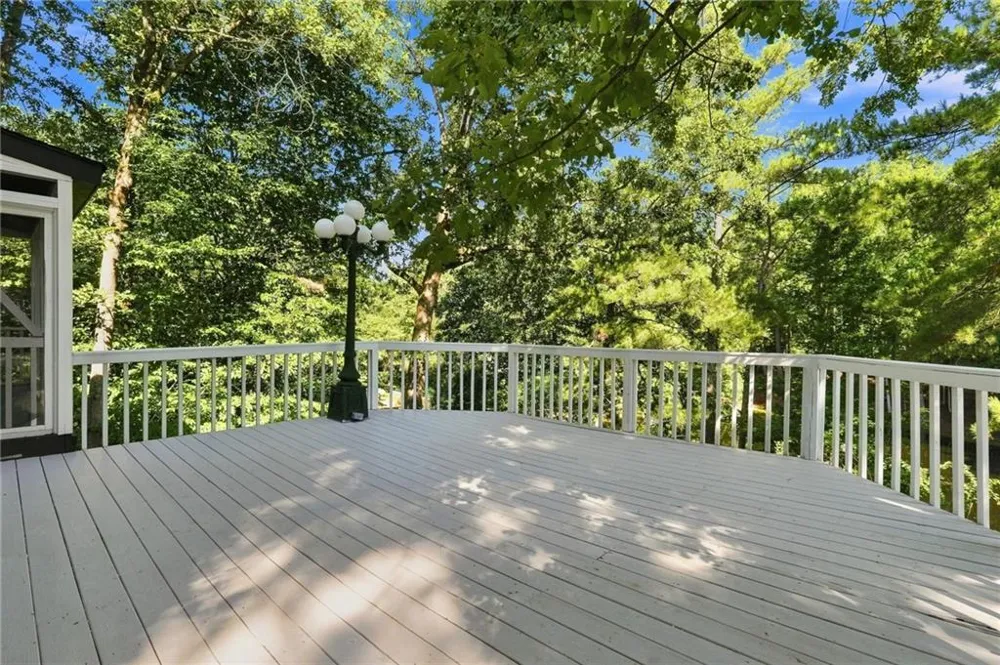 2040 Shallowford Park Manor Roswell, GA 30075