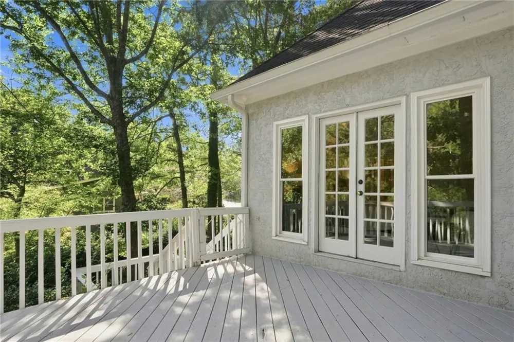 2040 Shallowford Park Manor Roswell, GA 30075