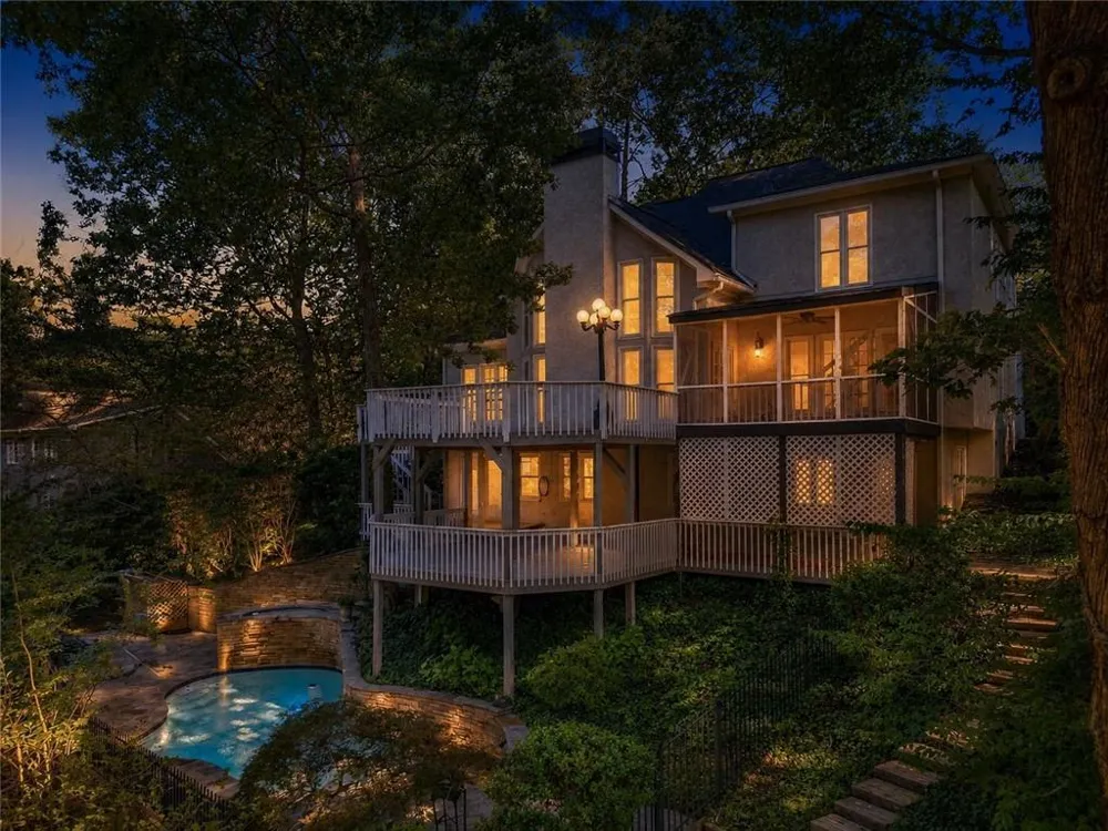 2040 Shallowford Park Manor Roswell, GA 30075