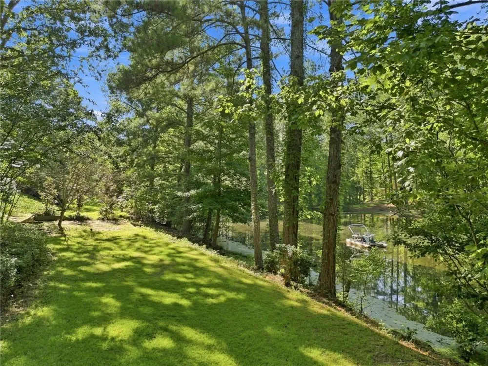 2040 Shallowford Park Manor Roswell, GA 30075