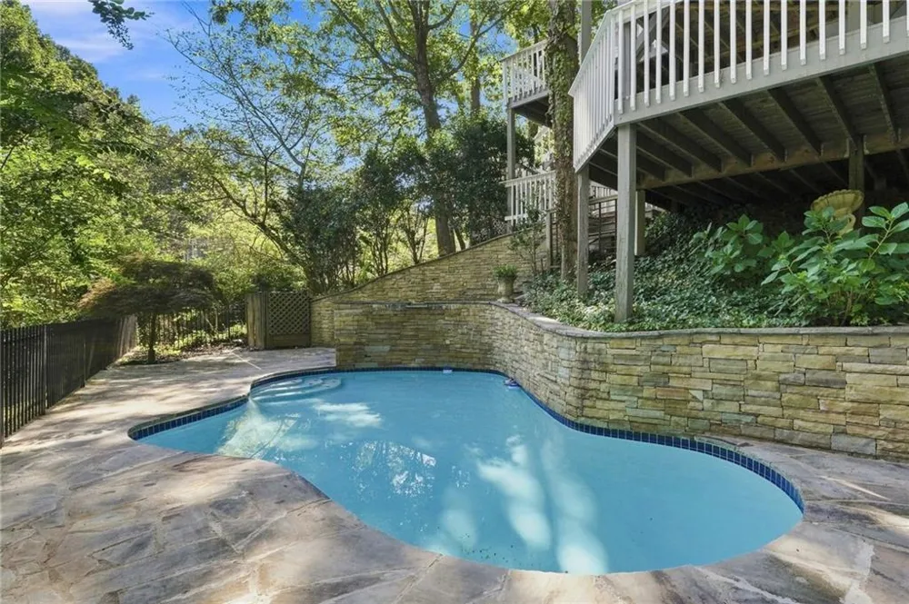 2040 Shallowford Park Manor Roswell, GA 30075