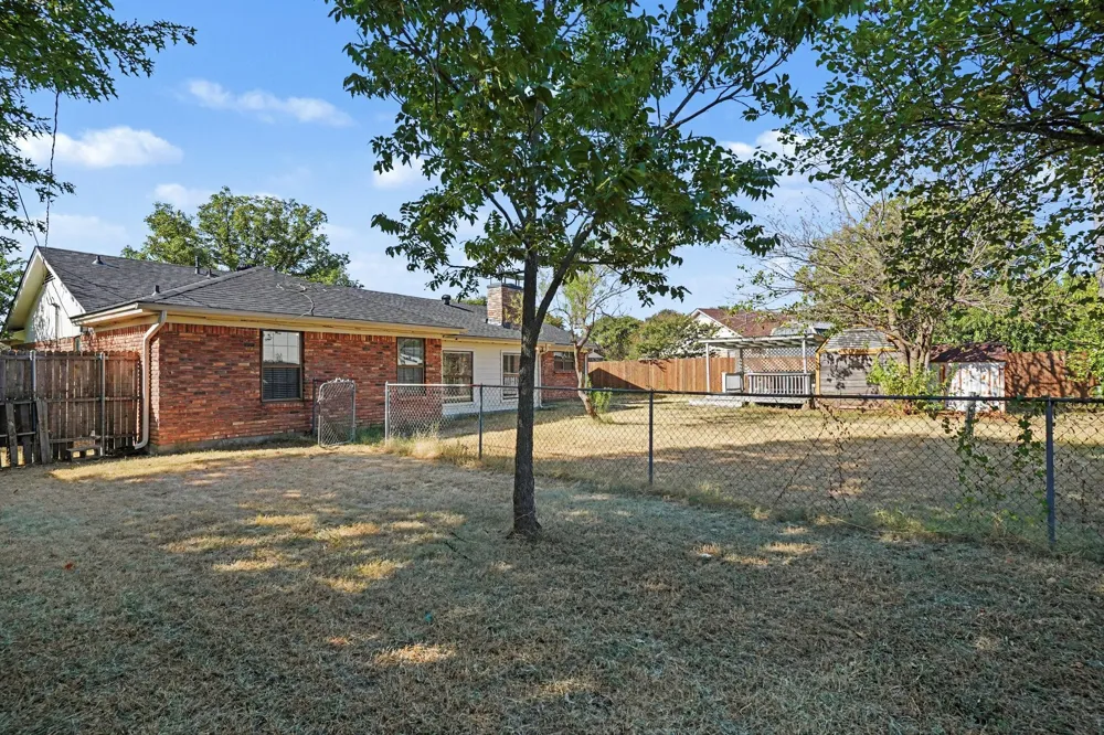 1510 Surry Place Drive Cleburne, TX 76033