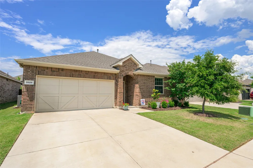 5829 Pensby Drive Celina, TX 76227