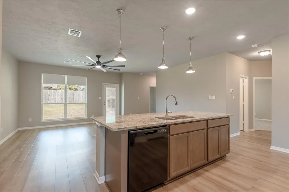 3722 Sage Lane Huntsville, TX 77340