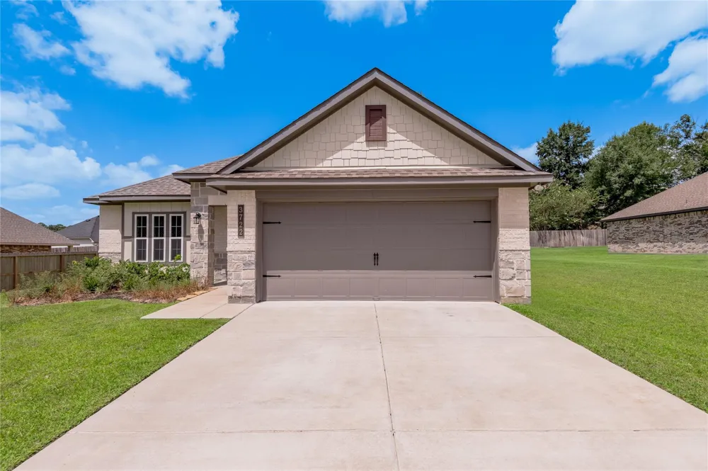 3722 Sage Lane Huntsville, TX 77340