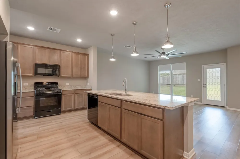 3722 Sage Lane Huntsville, TX 77340