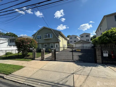 1386-1388 Lower Road #2